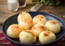 Receita De Bolinho de Batatas Com Carne Moída  Receita De Bolinho de Batatas Com Carne Moída
