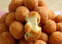 Receita de Bolinha de Queijo Receita de Bolinha de Queijo