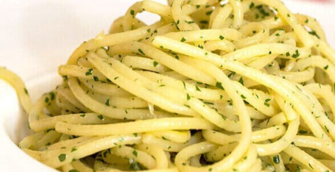 Receita de Macarrão Alho e Óleo