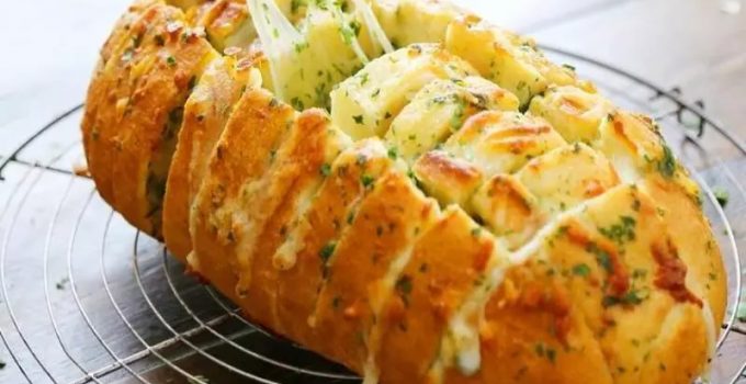 Receita de Pão de Alho Cremoso