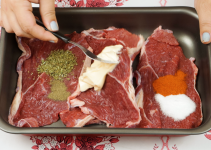 Depois que aprendi essa receita, só quero fazer carne assim! Depois que aprendi essa receita, só quero fazer carne assim!