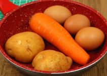 Misturei batata, ovos e cenoura fácil rápido e barato