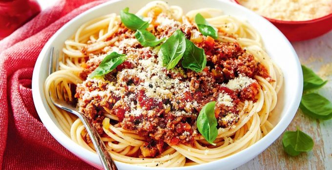 Macarrão à bolonhesa: uma ótima opção para o seu almoço com a família