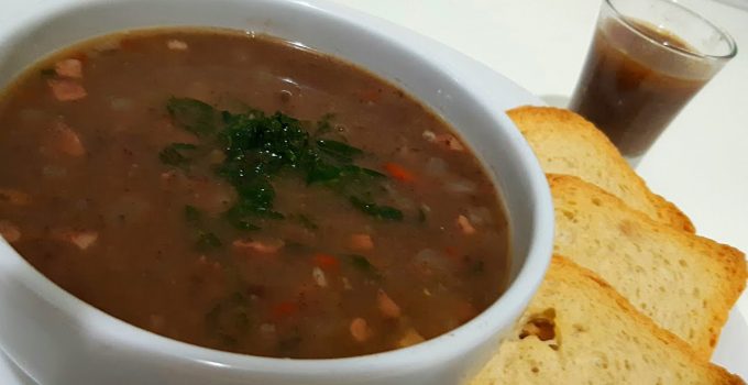 Fiz para o jantar um delicioso caldo de feijão com couve e me surpreendi, saiba mais 