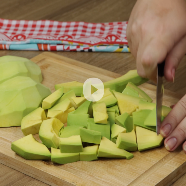 Se-voce-nao-gosta-de-abacate-e-porque-ninguem-preparou-para-voce-dessa-forma-passo1.