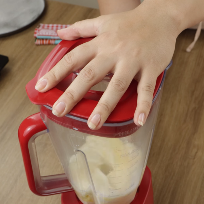 Eu não compro mais pizza! Agora eu só faço assim, fácil e delicioso passo1