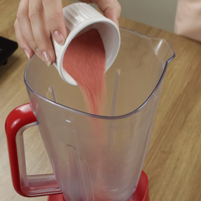 Misture leite condensado com gelatina e se surpreenda com o resultado  passo2