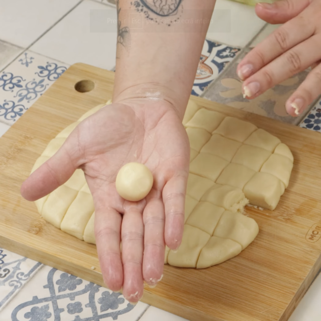 Misturei leite condensado com amido de milho e me surpreendi com o resultado passo 3