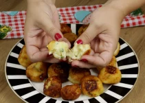 Quando tenho batatas em casa, faço sempre esta receita deliciosa e fácil! Quando tenho batatas em casa, faço sempre esta receita deliciosa e fácil!