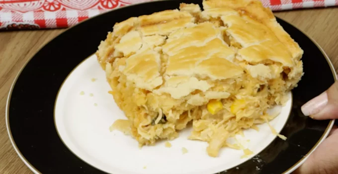 Empadão de frango super cremoso e fácil!!