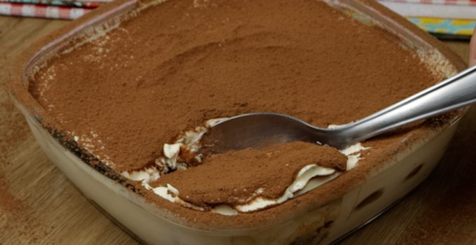 Tiramisu em 10 minutos [sem forno, sem farinha, sem ovo]